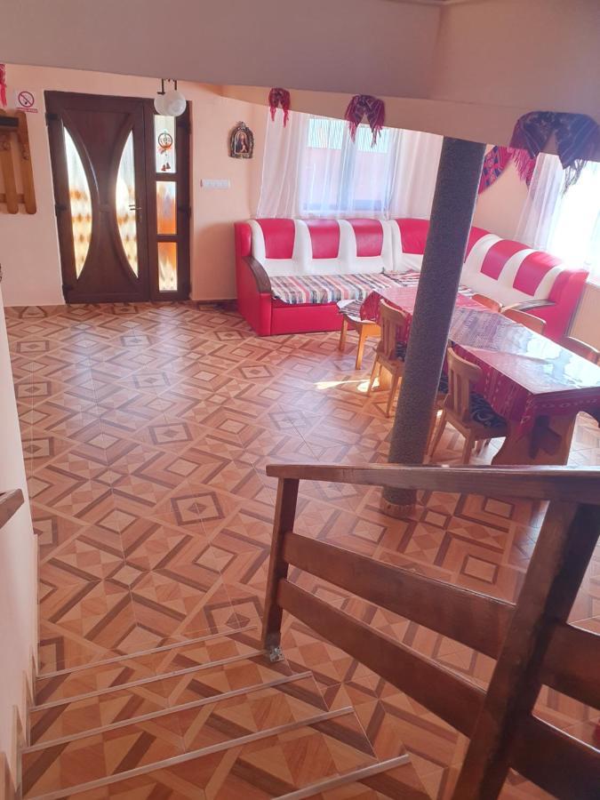 Cabana Georgiana Maria Ghetari Luaran gambar